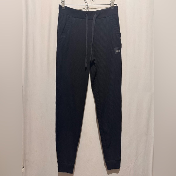 ALO Yoga Men's Black Jogger Pants - Picture 1 of 8